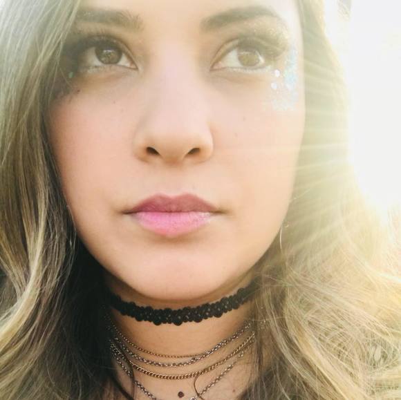 Meet your Posher, Jennifer - Picture 1 of 1